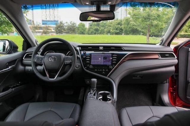 Nội thất Toyota Camry 2020