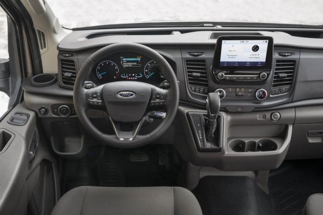 Đánh giá xe Ford Transit 2020 16 chỗ và Limousine nên xem
