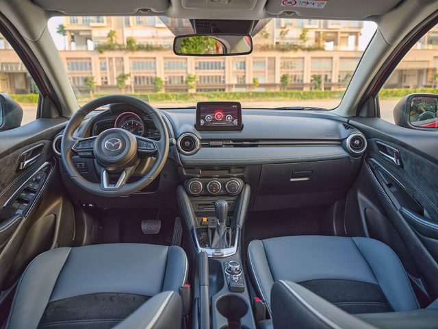 Nội thất Mazda 2 2020