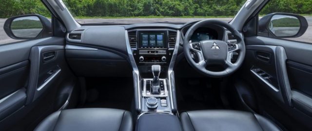 Nội thất Mitsubishi Pajero Sport 2020