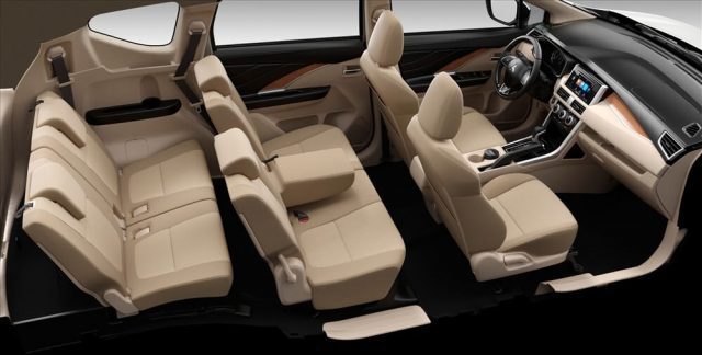 Nên bọc ghế nỉ hay ghế da cho ô tô