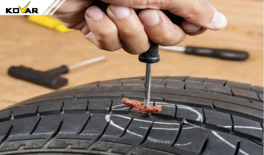 Cắm dây cao su vào vết thủng